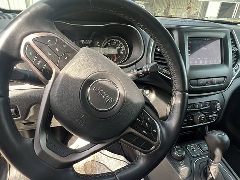 Used 2021 Jeep Cherokee Latitude Lux image 14