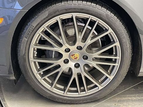 Used 2022 Porsche Panamera 4 Platinum Edition image 11