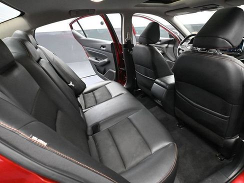 Used 2019 Nissan Altima 2.0 SR FWD image 42