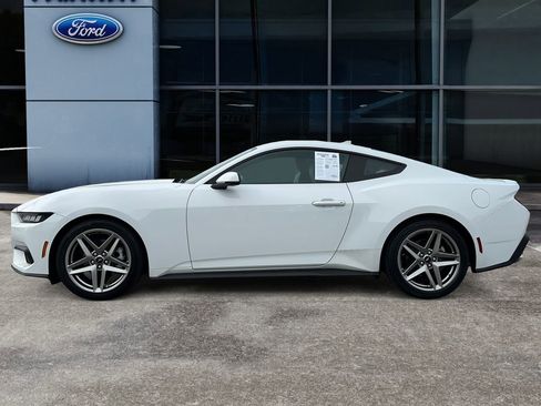 Used 2024 Ford Mustang Premium image 7
