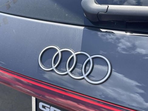 Used 2025 Audi Q5 Premium image 14