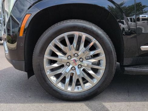 Used 2025 GMC Yukon XL Denali AWD/4WD image 35