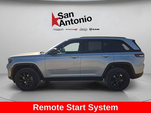 New 2025 Jeep Grand Cherokee Altitude RWD image 5