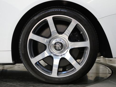 Used 2016 Rolls-Royce Wraith image 11