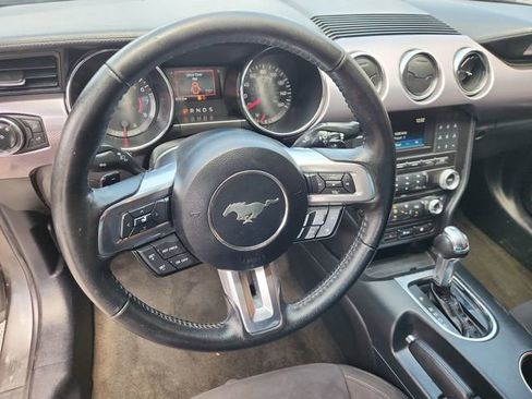 Used 2016 Ford Mustang Coupe RWD image 11