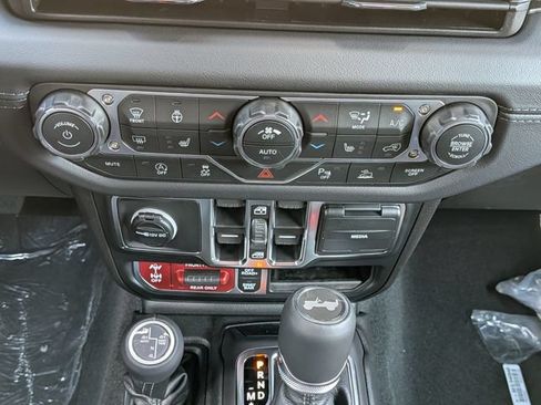 New 2026 Jeep Wrangler Unlimited Rubicon AWD/4WD image 16