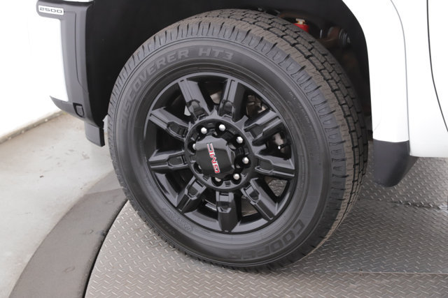 Used 2024 GMC Sierra 2500 AT4 w/ Technology Package AWD/4WD image 13