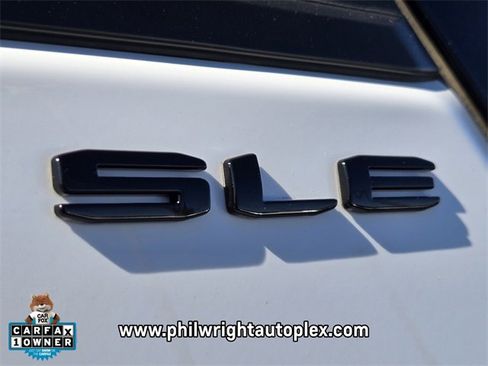 Used 2024 GMC Terrain SLE w/ Driver Convenience Package image 15