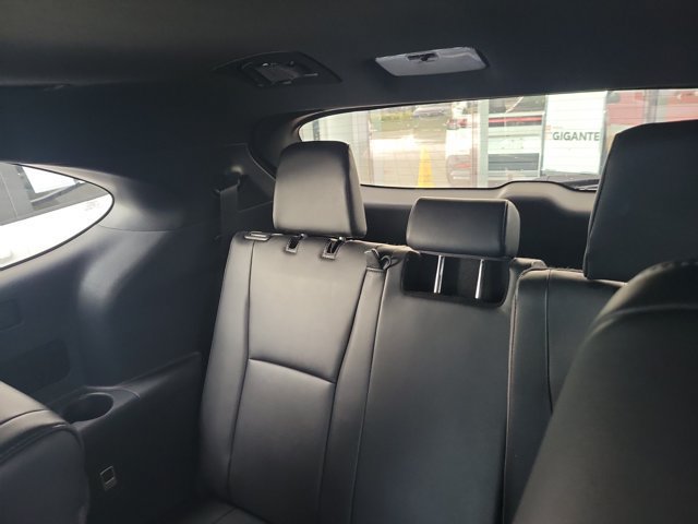 Used 2024 Toyota Highlander XSE FWD image 12