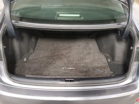 Used 2018 Lexus IS 300 AWD image 21