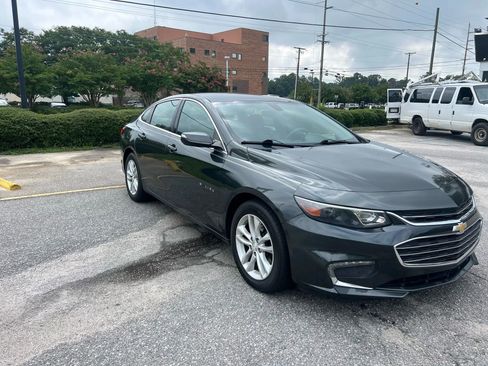 Used 2017 Chevrolet Malibu LT FWD image 13