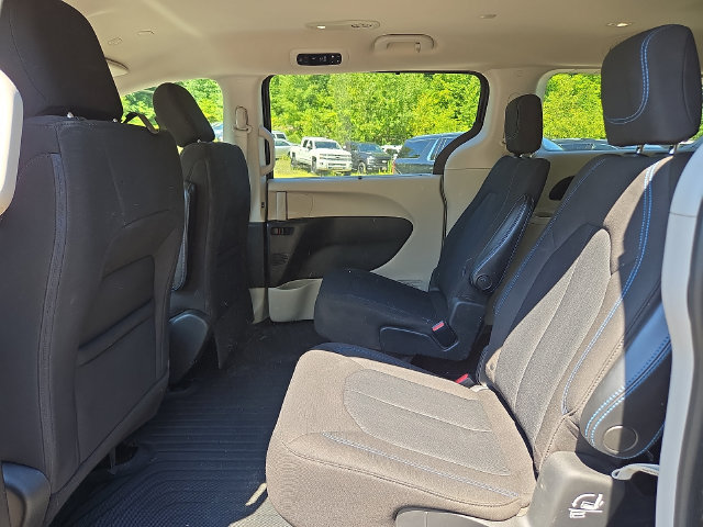 Used 2021 Chrysler Pacifica Touring AWD/4WD image 19