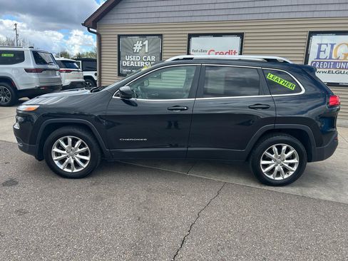 Used 2015 Jeep Cherokee Limited w/ Trailer Tow Group AWD/4WD image 8