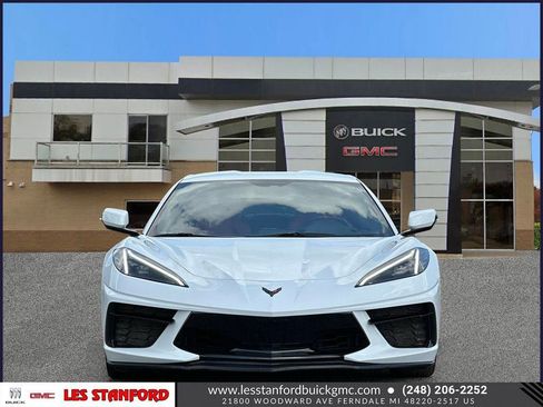 Used 2021 Chevrolet Corvette Stingray Coupe w/ Z51 Performance Package RWD image 11