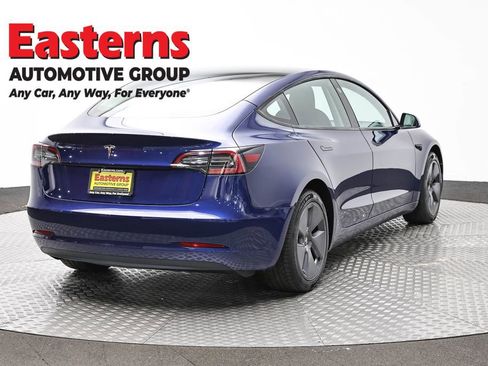 Used 2023 Tesla Model 3 Standard Range image 5