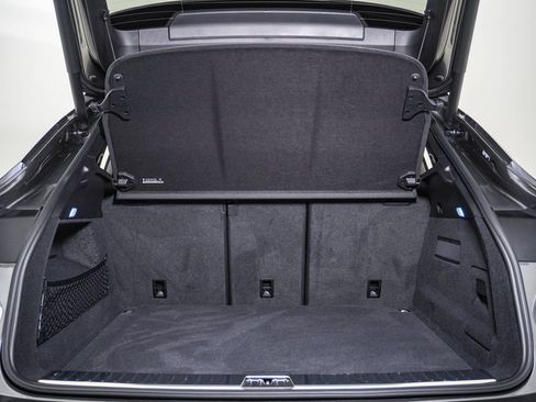 Certified 2025 Porsche Cayenne Coupe AWD/4WD image 28