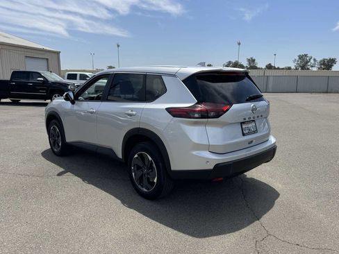 Used 2025 Nissan Rogue SV FWD image 7