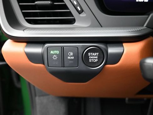 Certified 2025 Porsche 911 Carrera RWD image 20