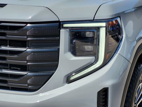 Used 2024 GMC Sierra 1500 Pro w/ Graphite Edition AWD/4WD image 8