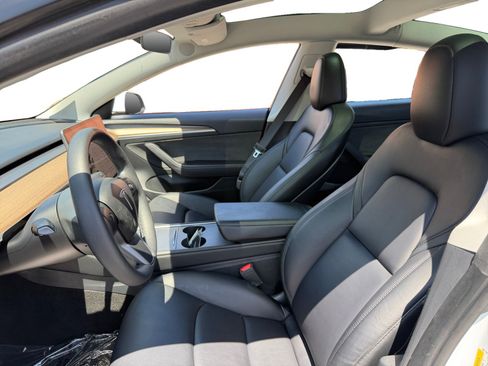 Used 2023 Tesla Model 3 Standard Range RWD image 9