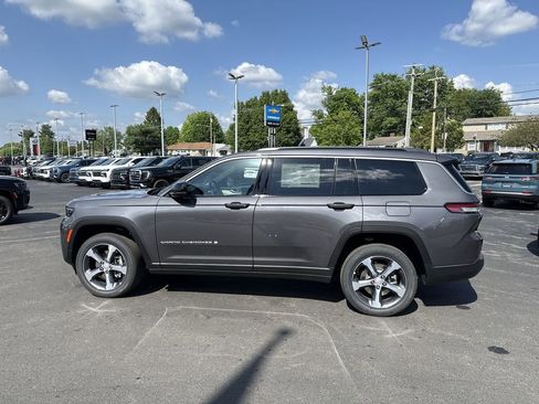 New 2026 Jeep Grand Cherokee L Limited AWD/4WD image 11