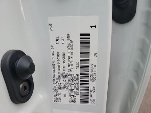 Used 2025 Toyota Tundra SR w/ SR Tow Package AWD/4WD image 33