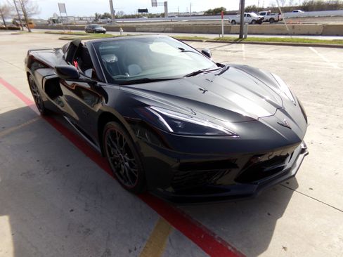 Used 2023 Chevrolet Corvette 3LT Z51 70th Convertible w/ Z51 Performance Package image 3