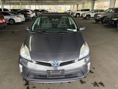 Used 2014 Toyota Prius Two image 9