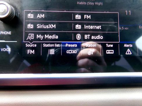 Used 2023 Volkswagen Taos SE image 22