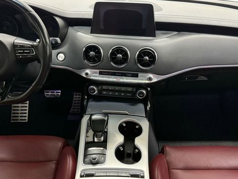 Used 2019 Kia Stinger GT2 image 10