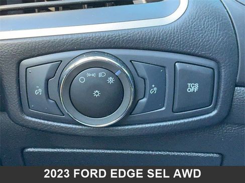 Used 2023 Ford Edge SEL image 25