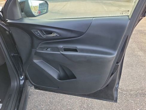 Used 2024 Chevrolet Equinox LT image 38