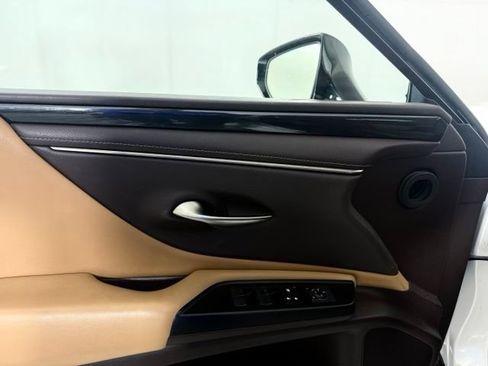Used 2020 Lexus ES 350 w/ Accessory Package 2 FWD image 21