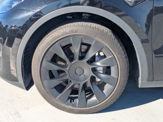 Used 2024 Tesla Model Y Long Range AWD/4WD image 19