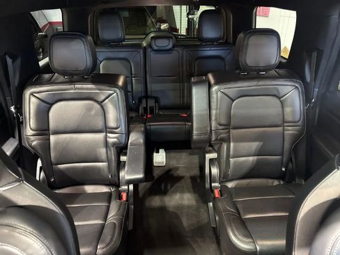 Used 2018 Lincoln Navigator Reserve w/ Technology Package image 15