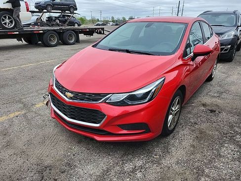 Used 2017 Chevrolet Cruze LT FWD image 1