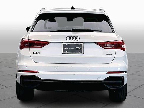 Certified 2024 Audi Q3 2.0T Premium Plus image 8