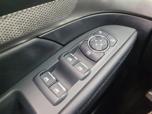 Used 2018 Ford Explorer XLT FWD image 27