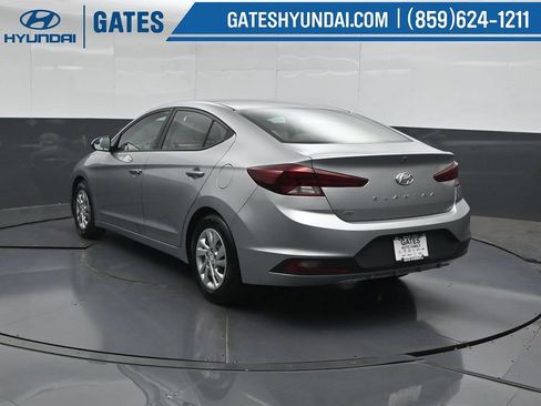 Used 2020 Hyundai Elantra SE FWD image 8