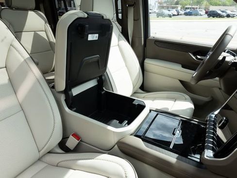 New 2026 GMC Yukon XL Denali w/ Sun & Power Step Package image 34