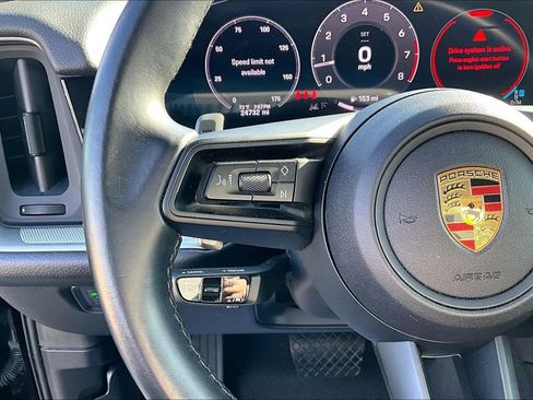 Used 2024 Porsche Cayenne image 26