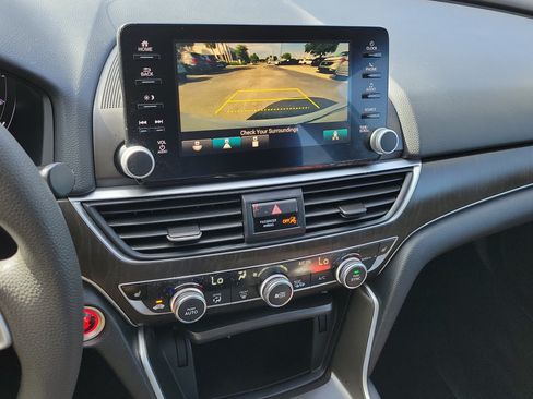 Used 2019 Honda Accord EX image 24