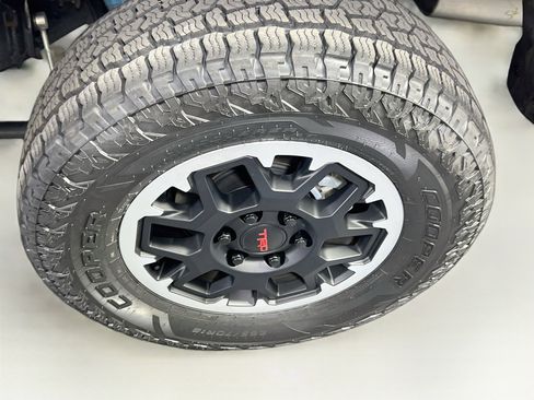 Used 2024 Toyota Tacoma TRD Off-Road AWD/4WD image 29