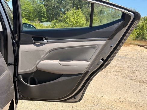 Used 2018 Hyundai Elantra SEL FWD image 18