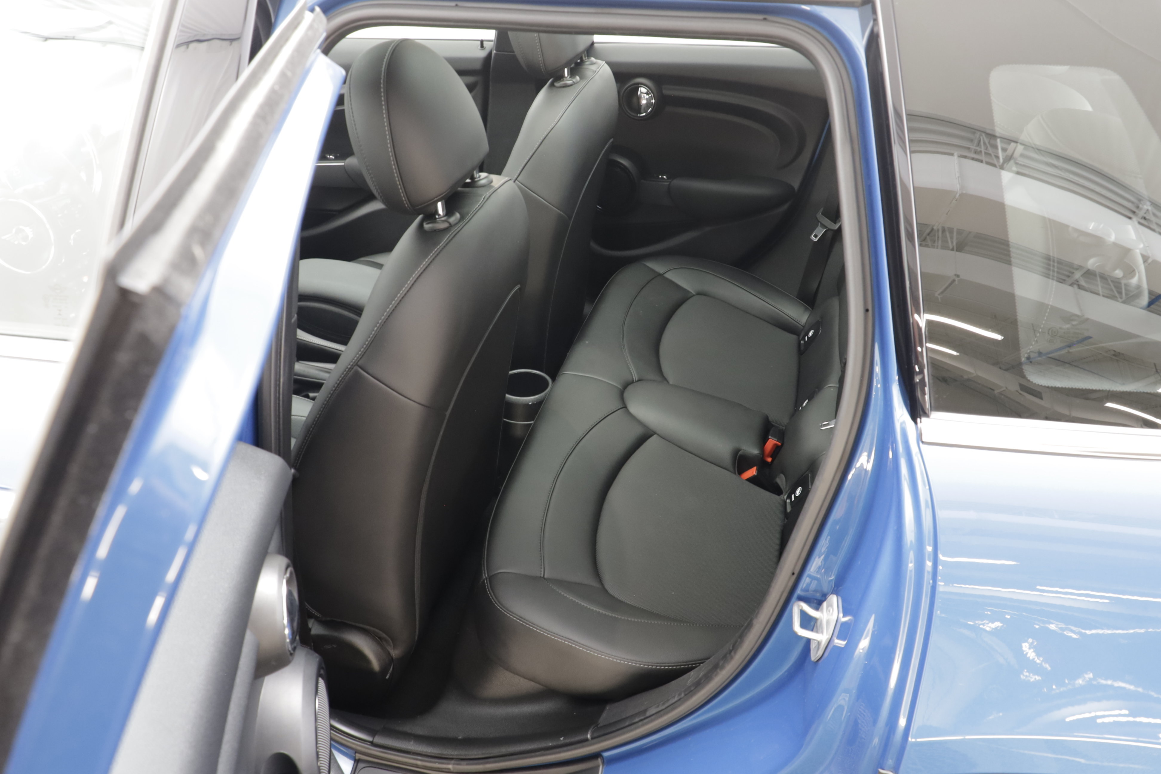 Used 2022 MINI Cooper 4-Door Hardtop FWD image 15