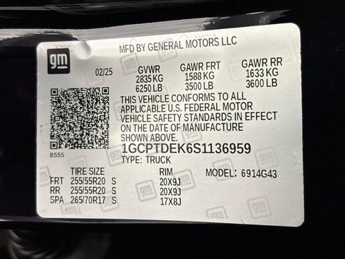 Certified 2025 Chevrolet Colorado Z71 w/ Technology Package AWD/4WD image 37