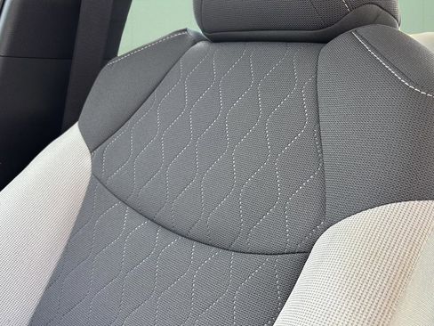 Used 2022 Toyota Corolla LE image 46