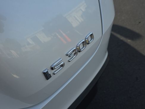 Used 2022 Lexus IS 300 w/ Premium Package image 5