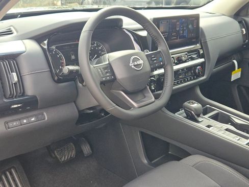 New 2026 Nissan Pathfinder SV image 10