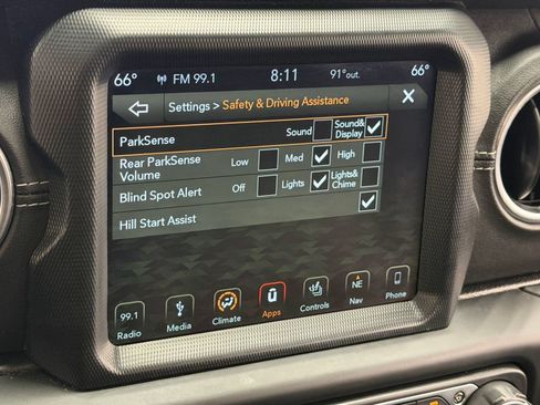 Used 2018 Jeep Wrangler Unlimited Sahara AWD/4WD image 23